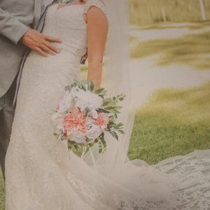 Sz 8 wedding dress & handmade silk flower bouquet